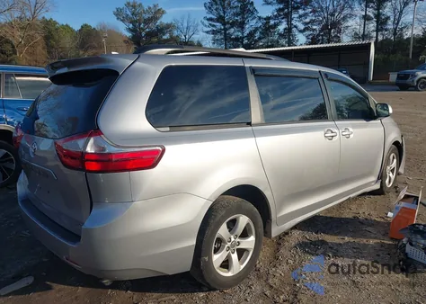 2018 Toyota Sienna Le 8 Passenger из США, поврежденный, VIN 5TDKZ3DC6JS962757